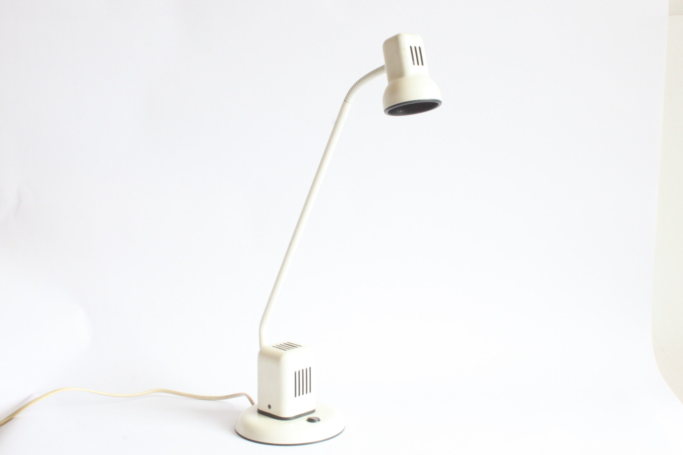 Flexible 1980s table lamp by Vrieland, The Netherlands.