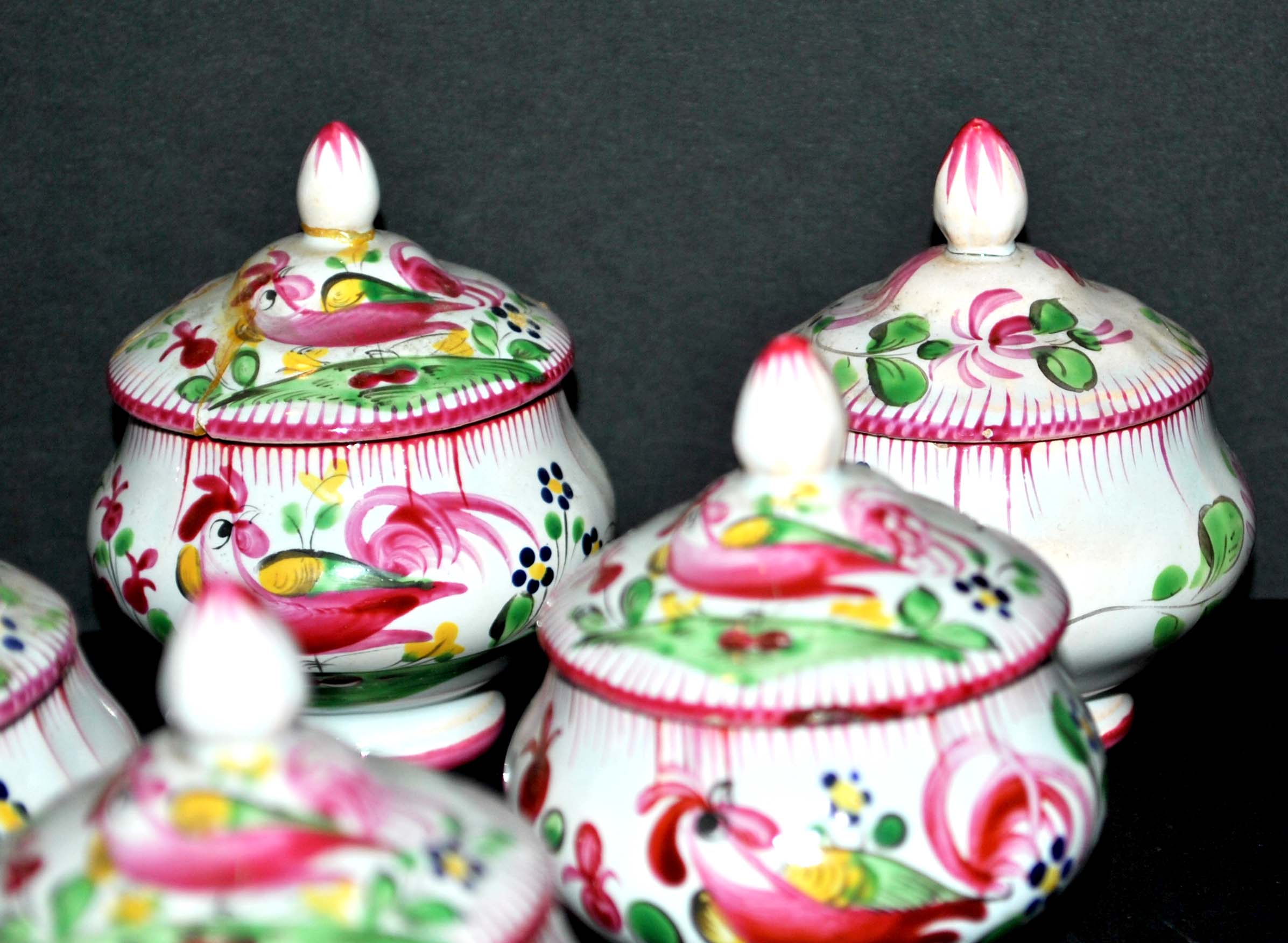 Set of 6 antique cream pots decorated with rooster decoration - Faïenceries de L'Est - Saint-Clément?