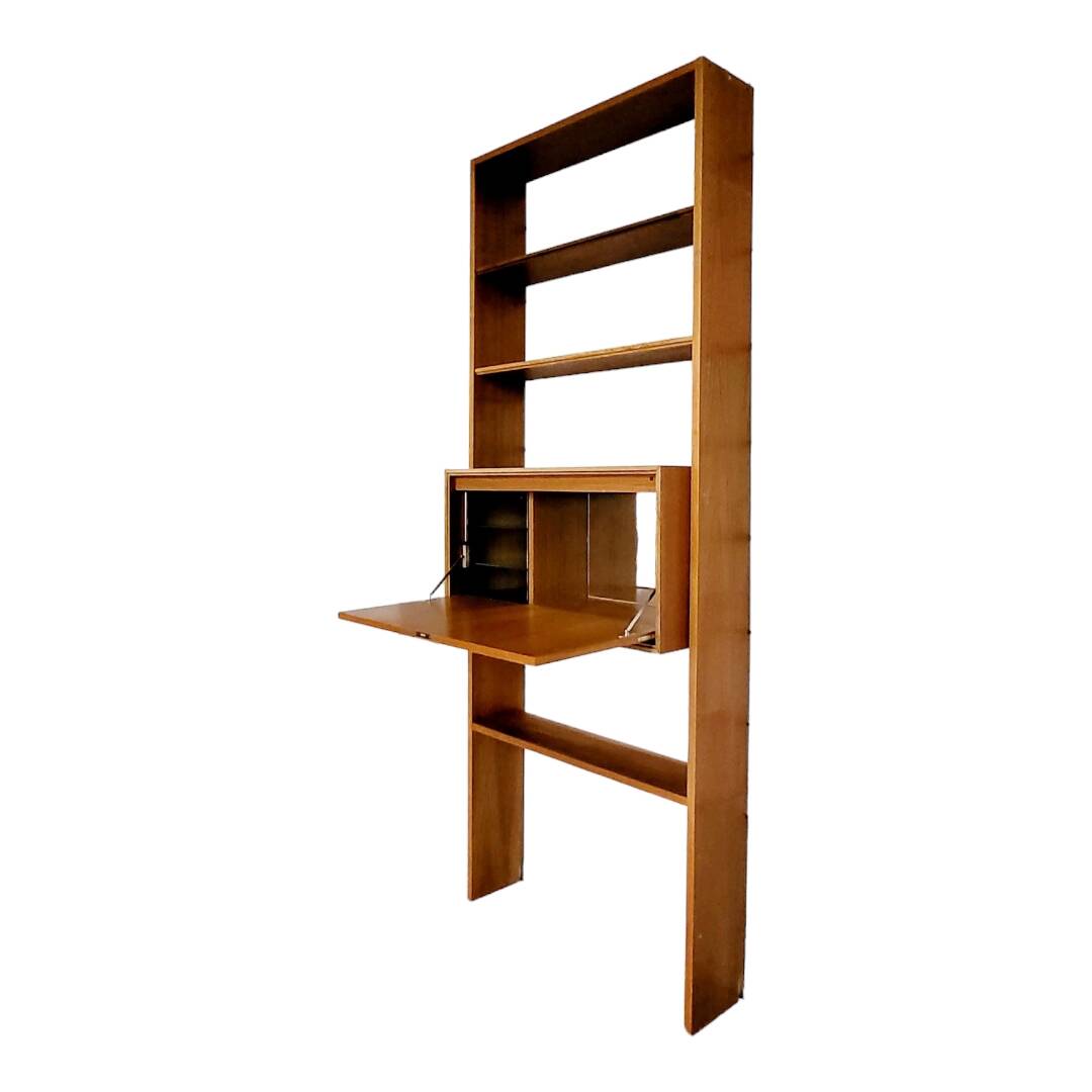 Etagère avec meuble-bar