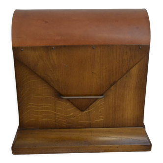 Magazine holder in wood and leather
