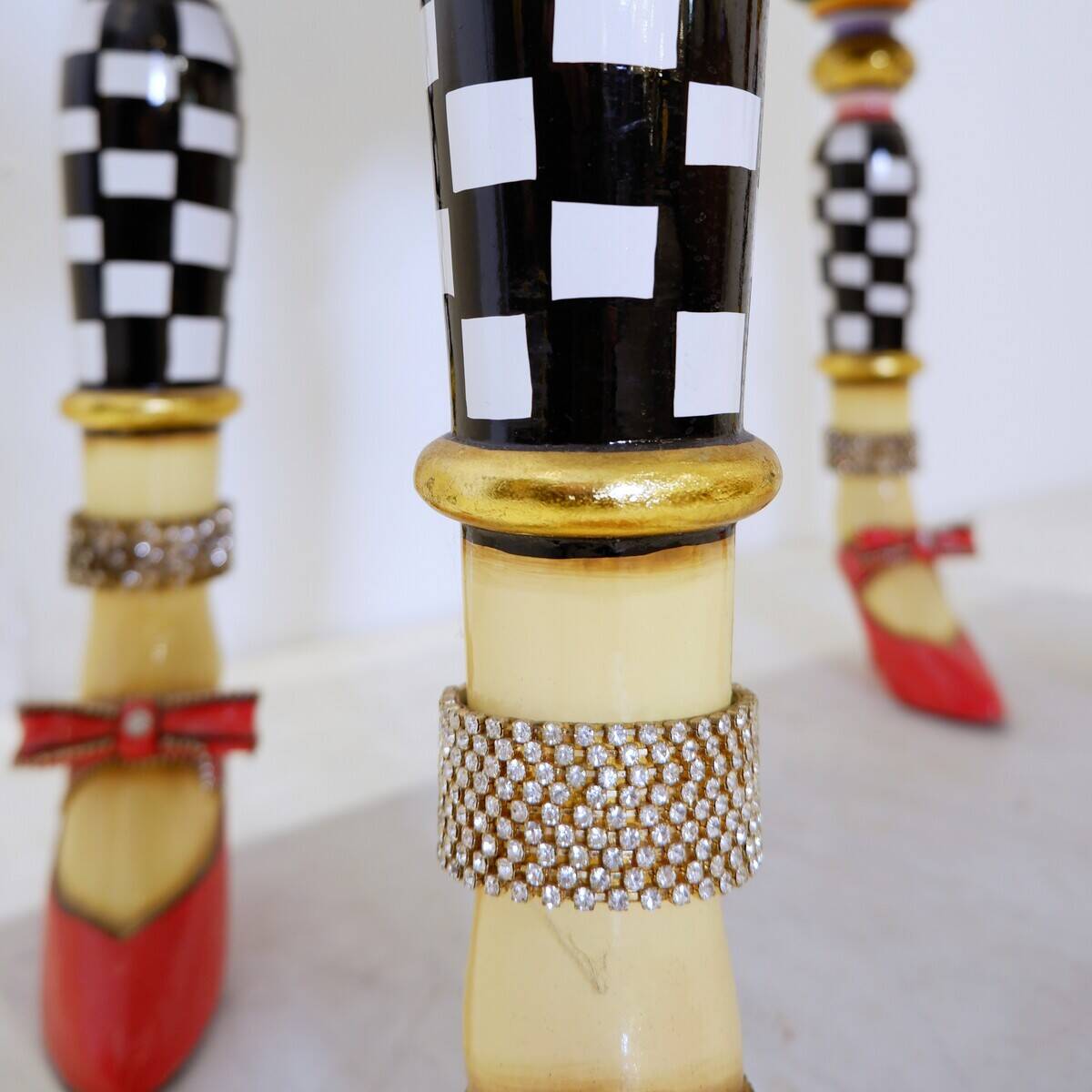 Key table and Toms Drag Versailles commode Column