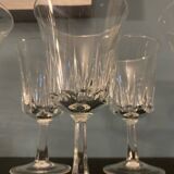 Set of 8 Luminarc wine glasses