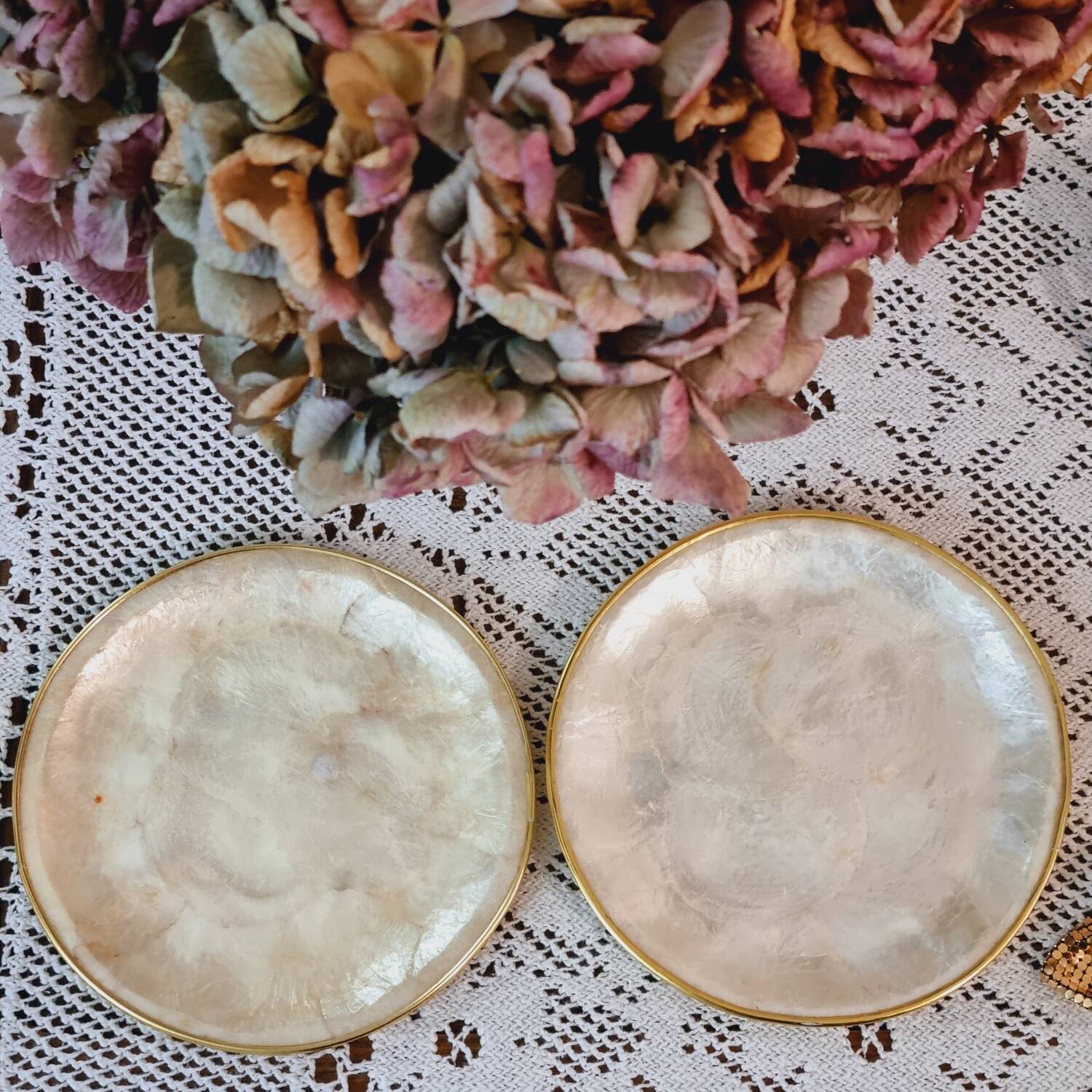 Mother-of-pearl pocket tray