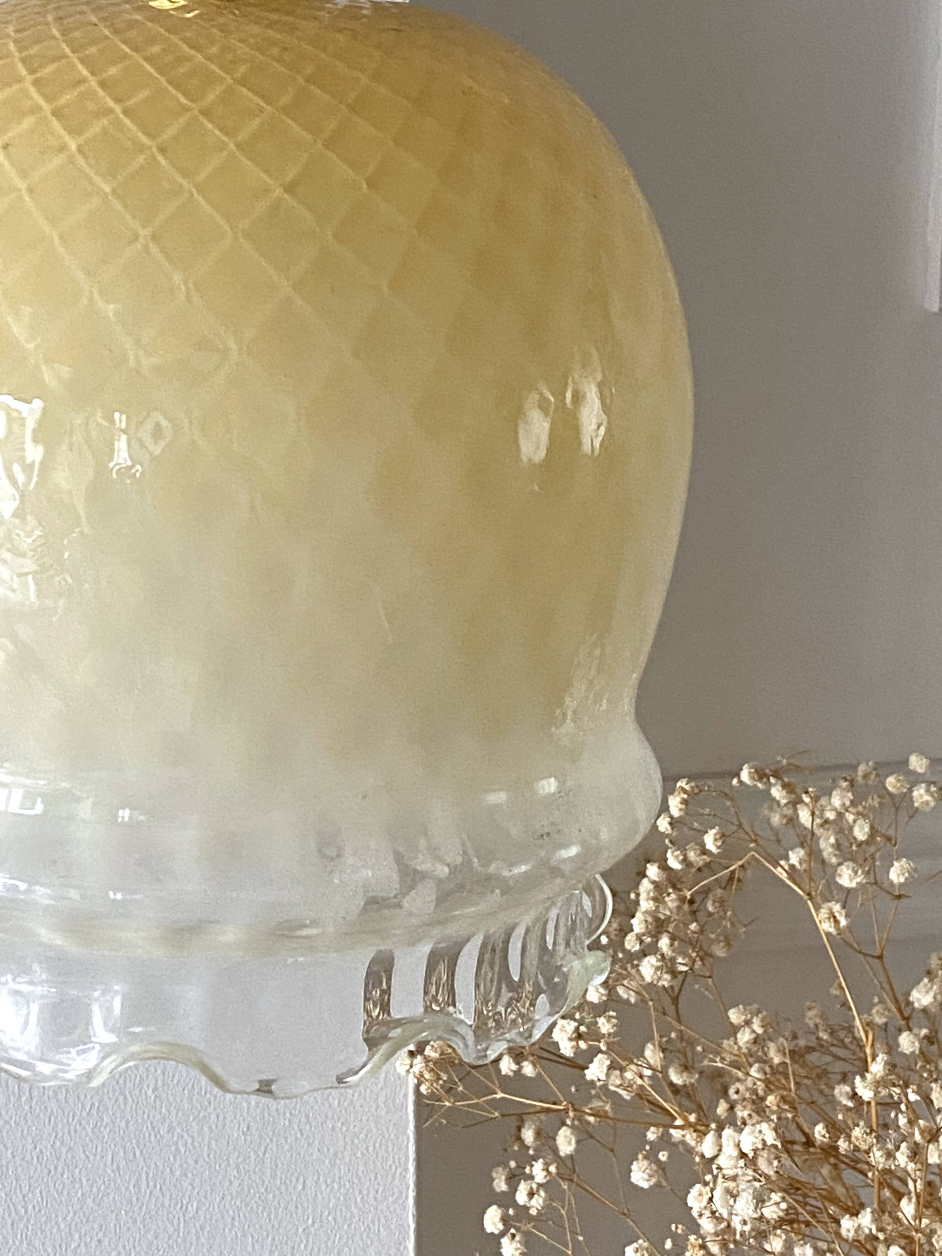 Vanilla pendant light