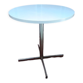 Vintage white round bistro table