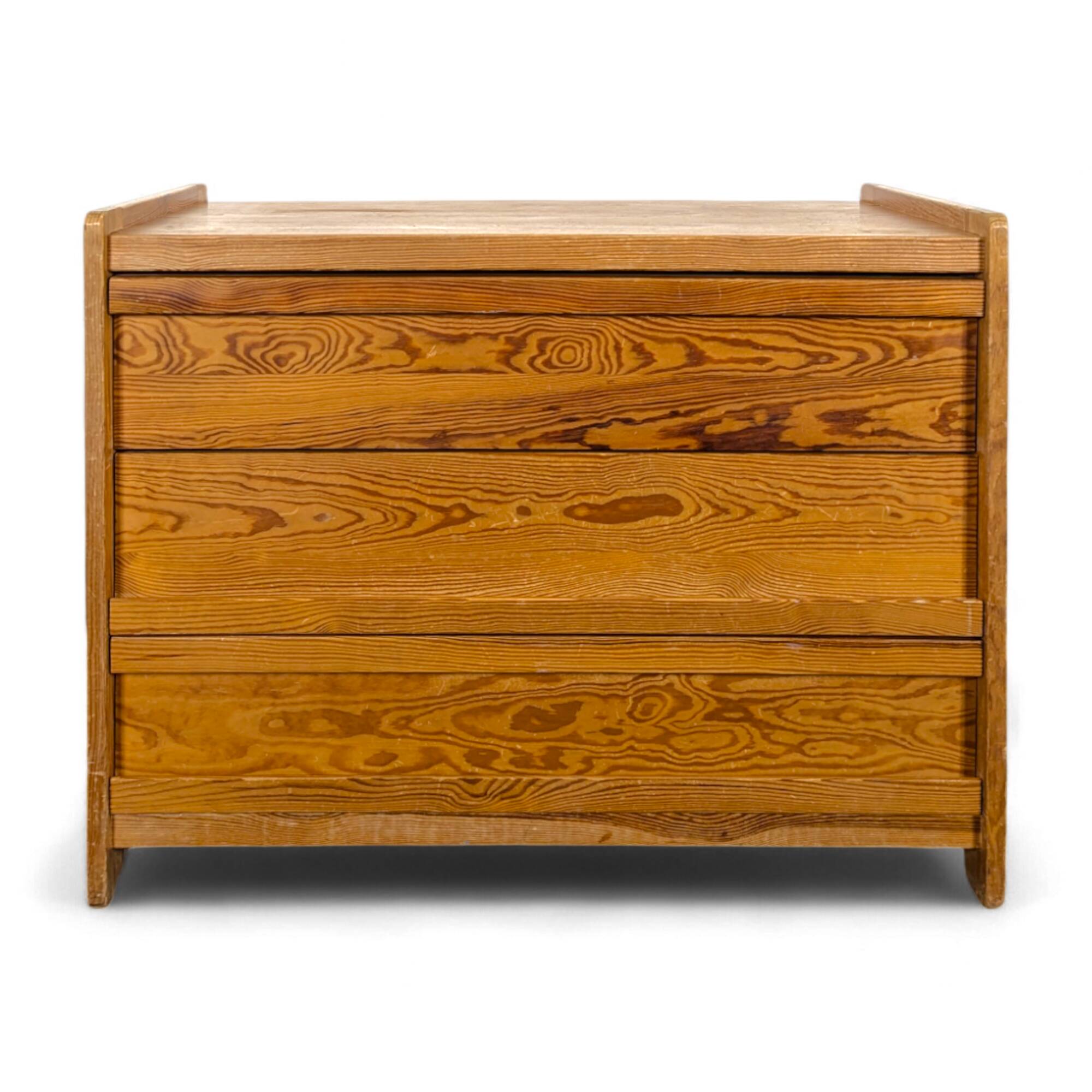 Commode moderniste en pin