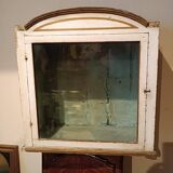 Vitrine en bois laqué et doré du 18ème siècle