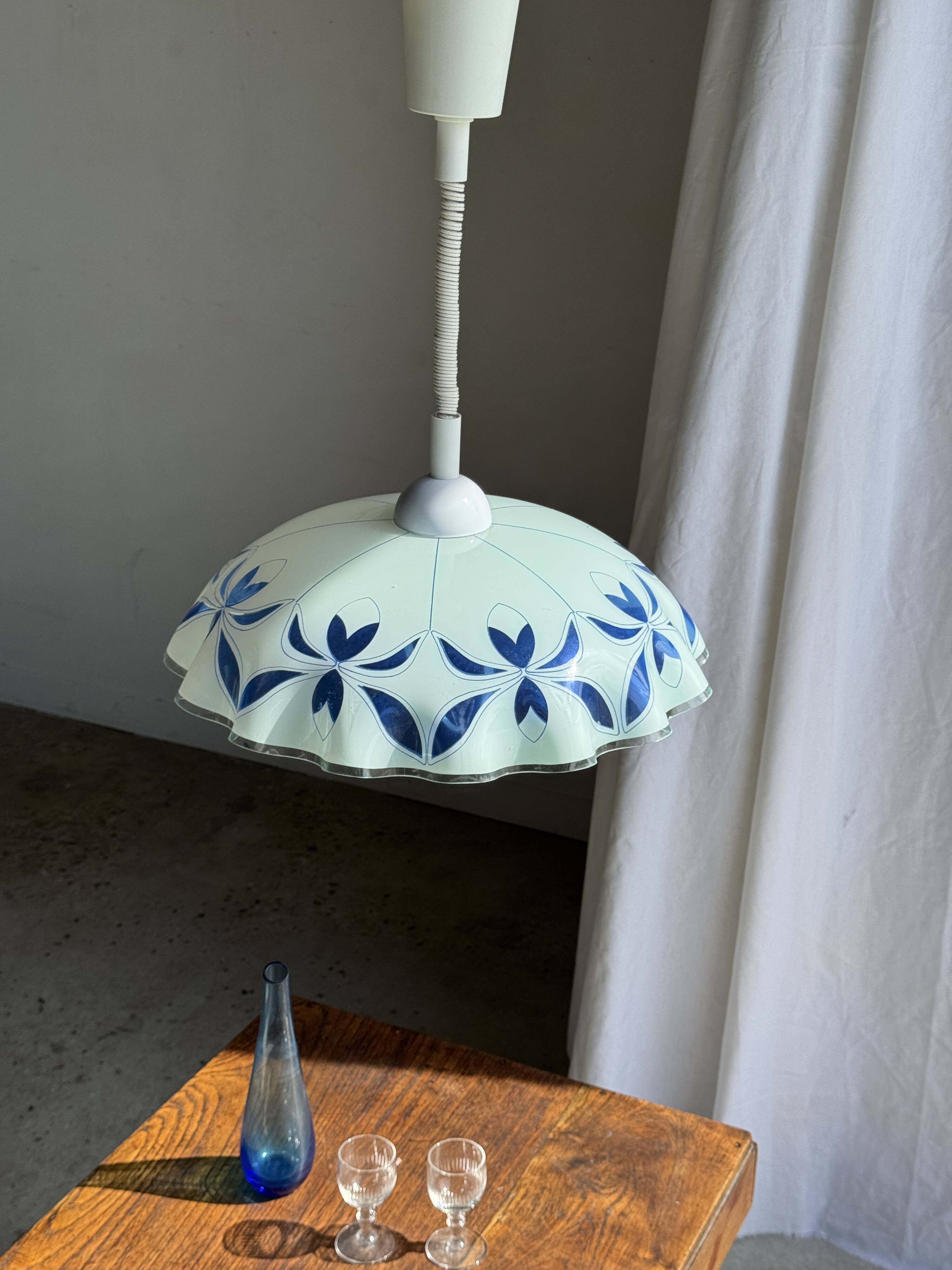 Vintage suspension in white and blue glass with wavy edge D46 H53