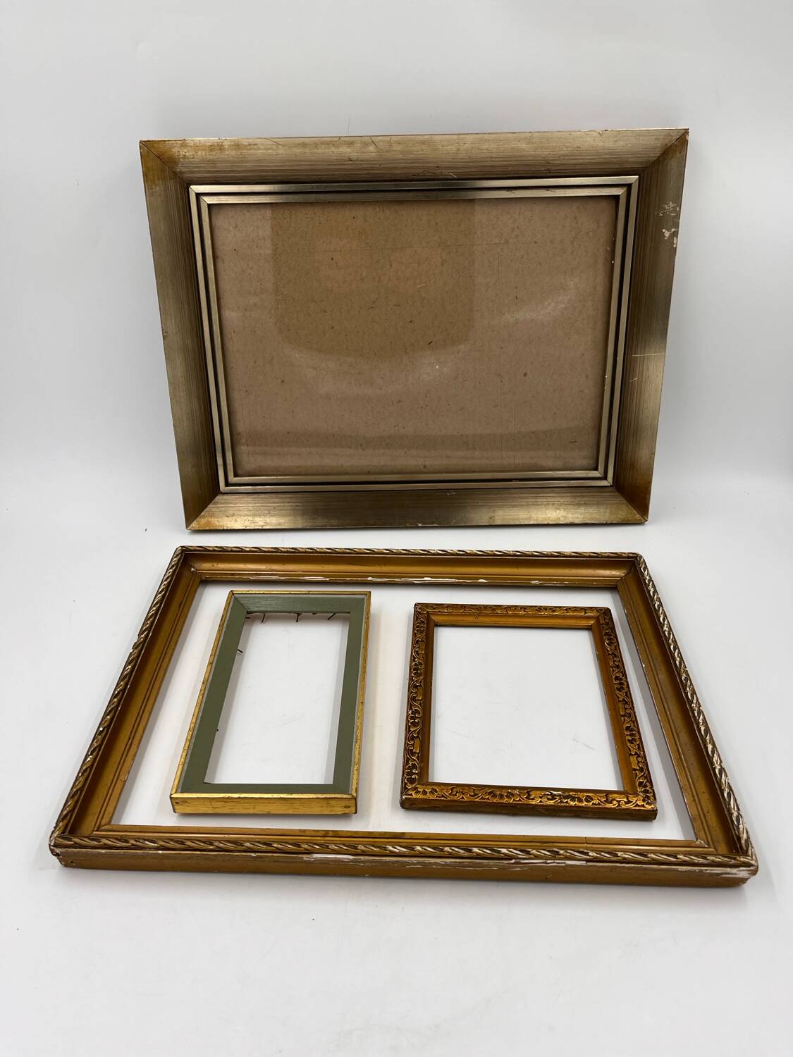 Set of 4 gold frames