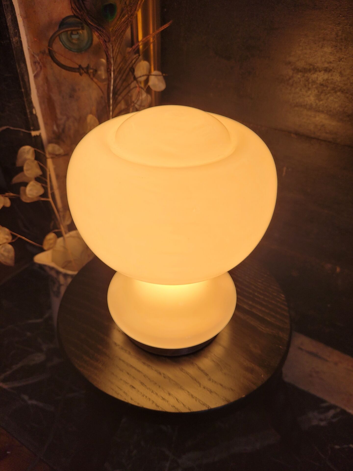 Mushroom table lamp