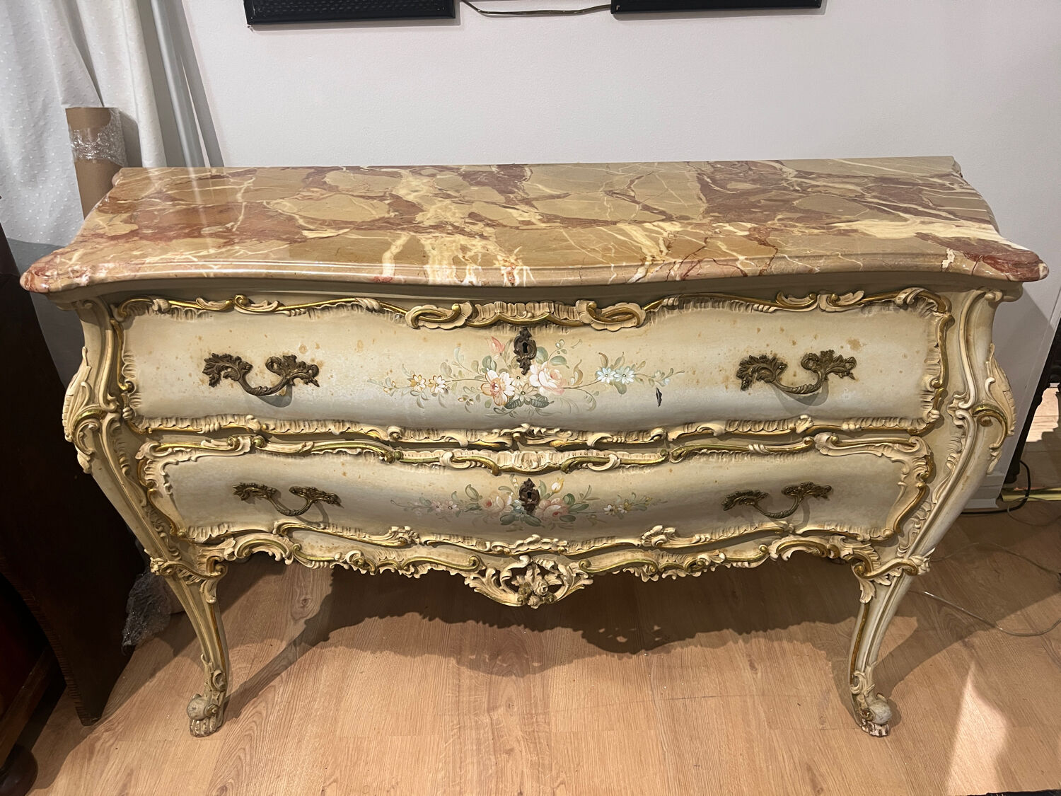 Hand painted Venetian chest of drawers