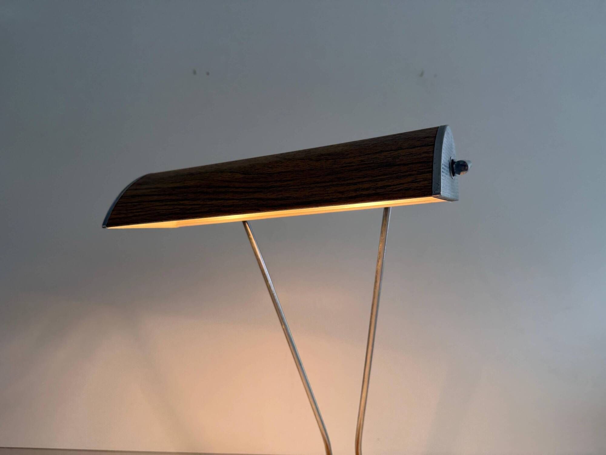 Large metal desk lamp with Wood Design texture by Eileen Gray, 1950s, France.