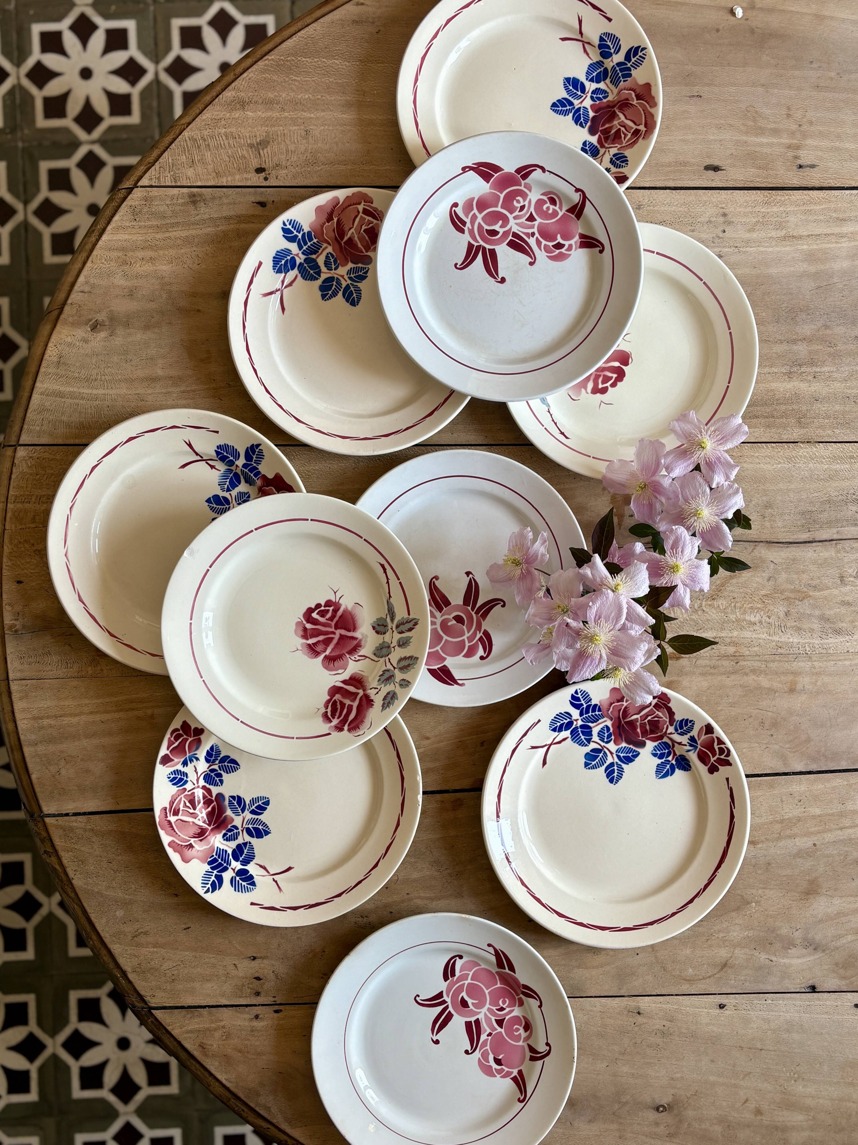 Set of 10 mismatched antique dinner plates