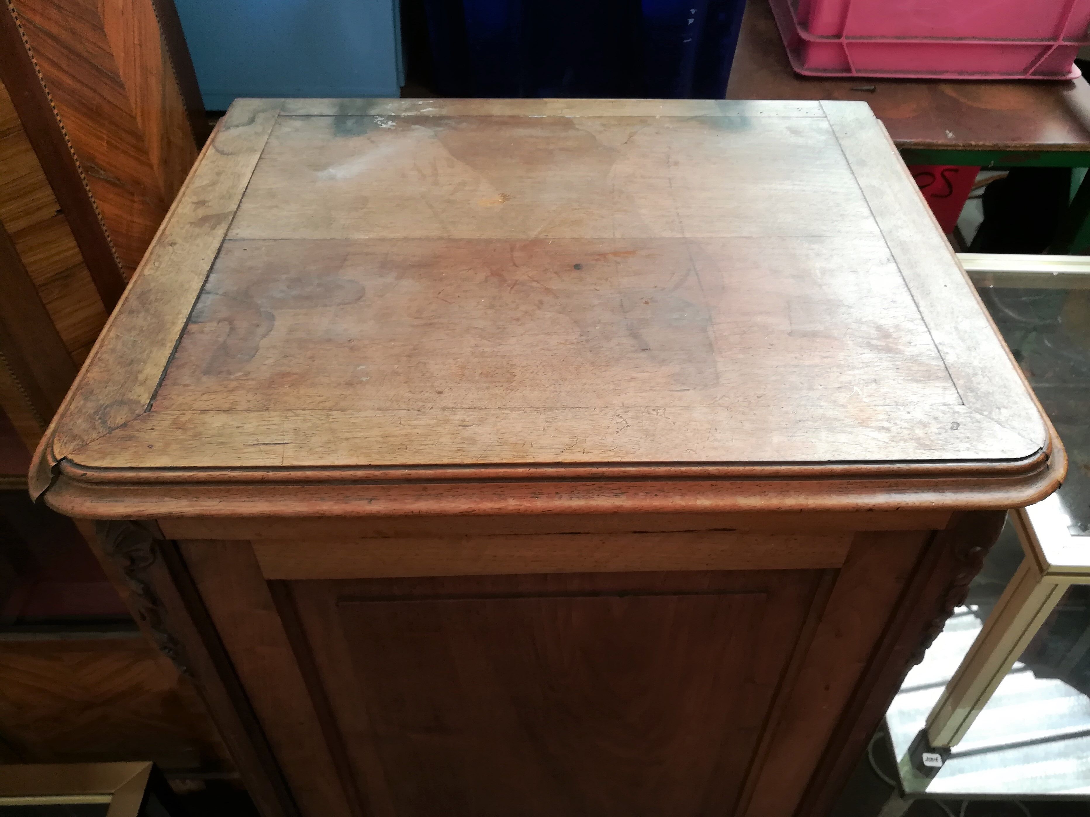 Small cupboard style Louis XV Walnut