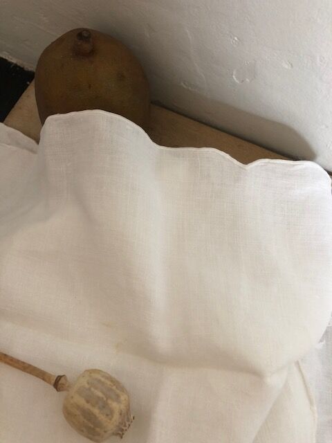 Set of 10 white and embroidered vintage napkins