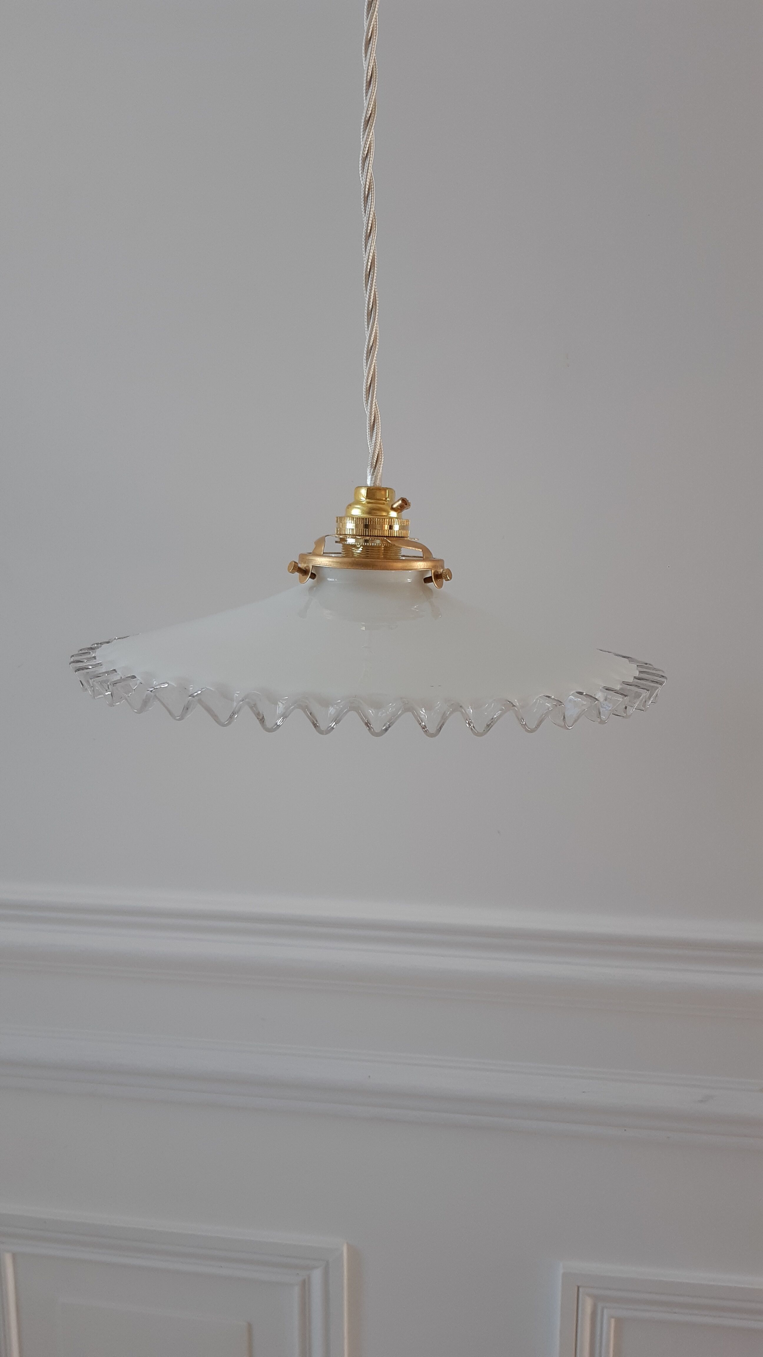 Pair of serrated opaline suspensions 40-50s