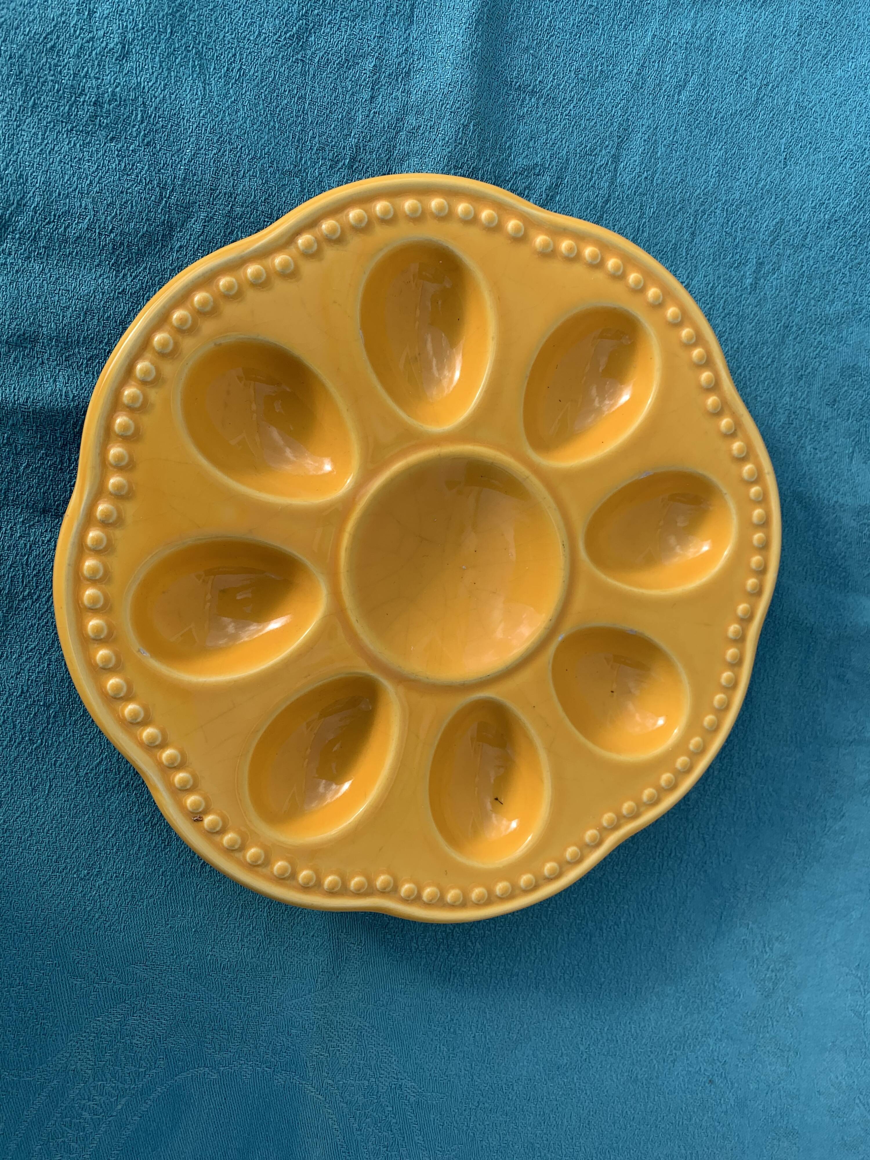 Flat plate, for 8 eggs in glazed ceramic slurry vintage yellow slip