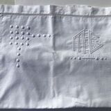 Embroidered pillowcase MC daytime relief pellets Métis scale