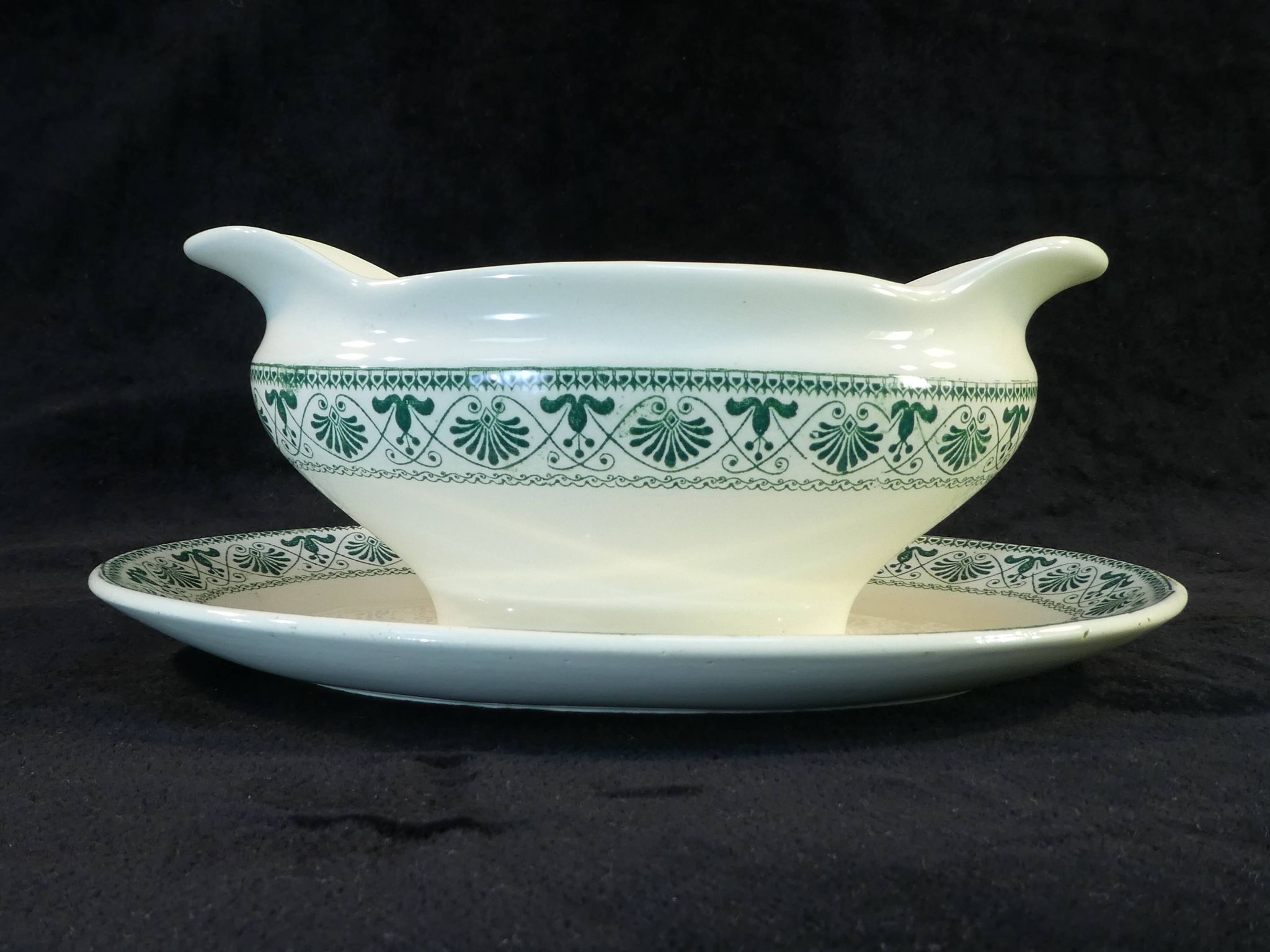 Sauciere en faience Boch freres la louviere décor palmette