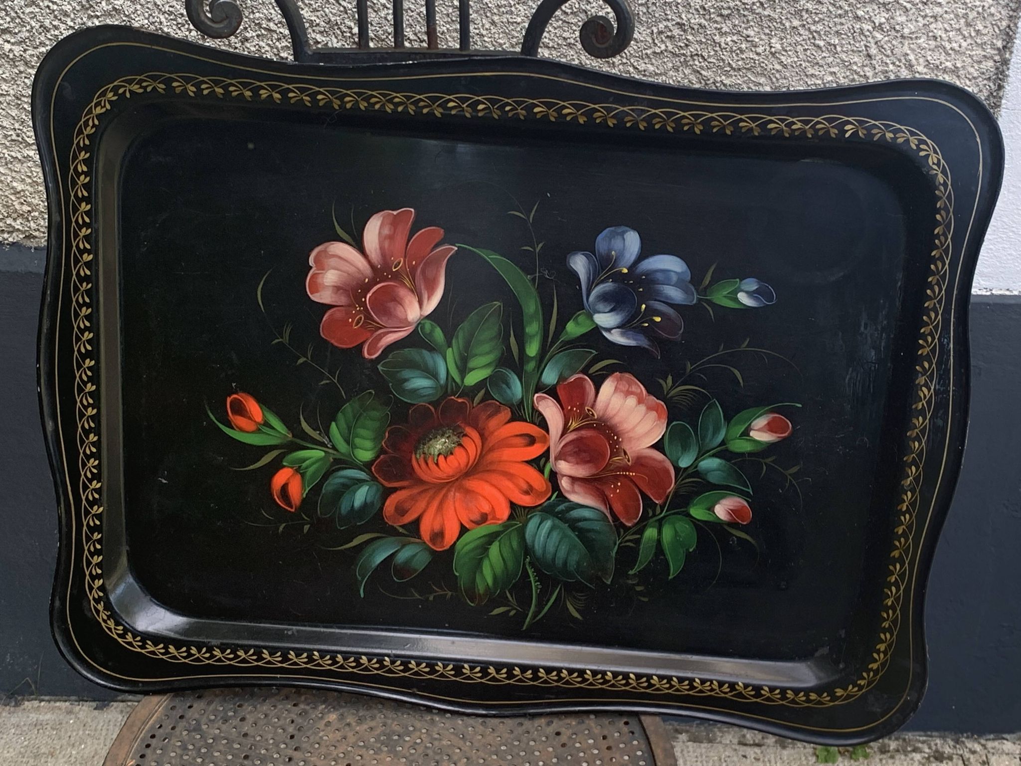 Plateau rectangulaire noir fleurs peintes à la main vintage et bohème