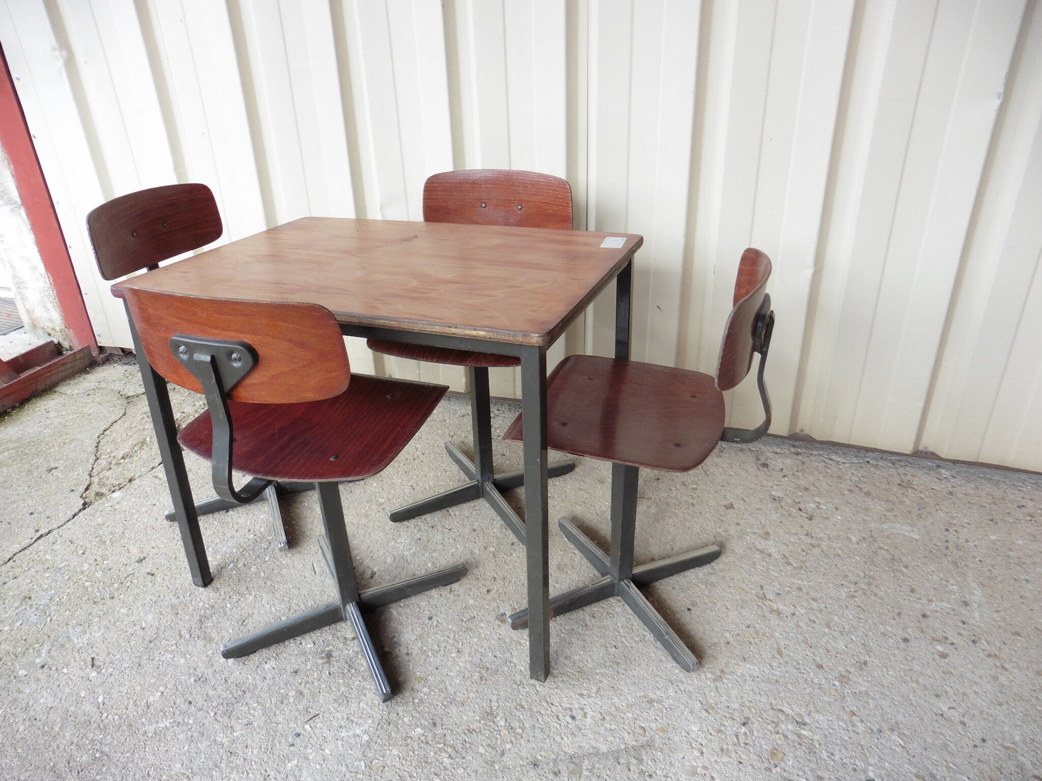Scandinavian children's chairs and table from the 60s vintage