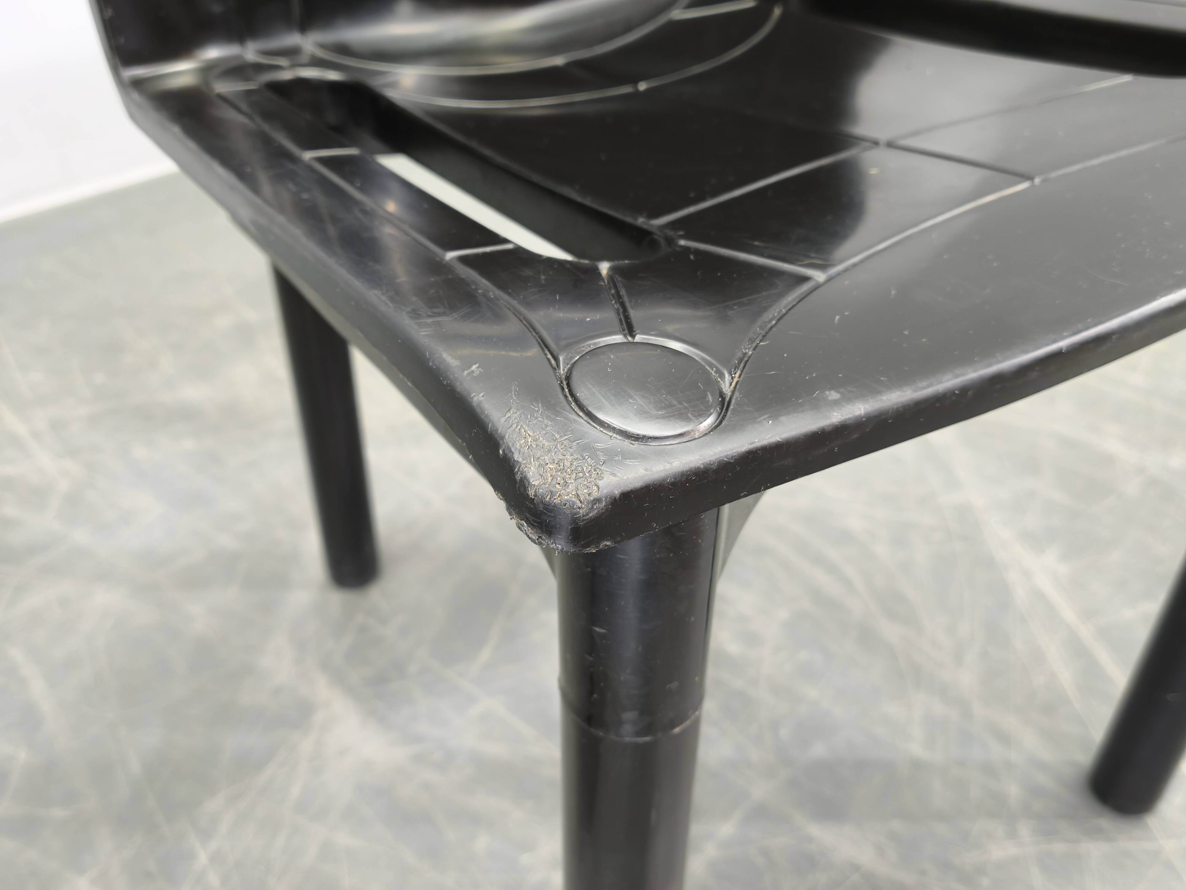 Ensemble de 4 chaises Kartell modèle 4870 par Anna Castelli Ferrieri