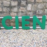 Enseigne lettres en bois vertes pharmacien