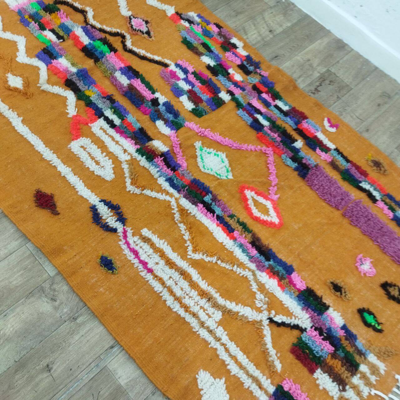 Azilal Berber rug in handmade wool 255 X 140 CM