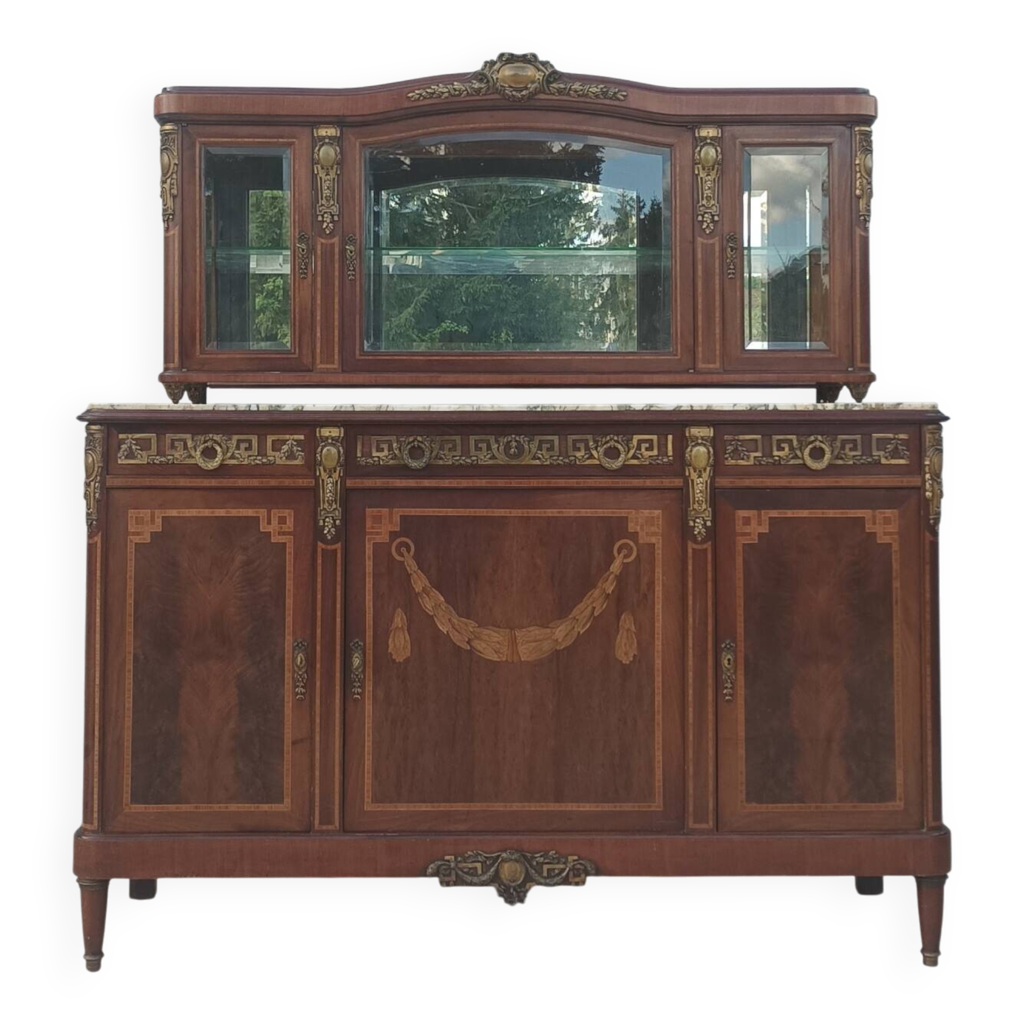 Louis XVI buffet in mahogany veneer and marquetry