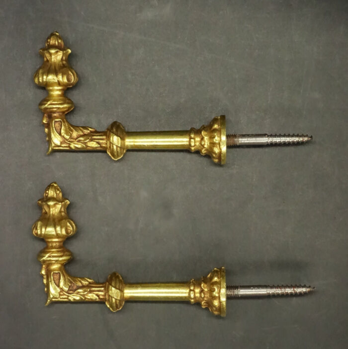Pair of hooks Louis XVI style