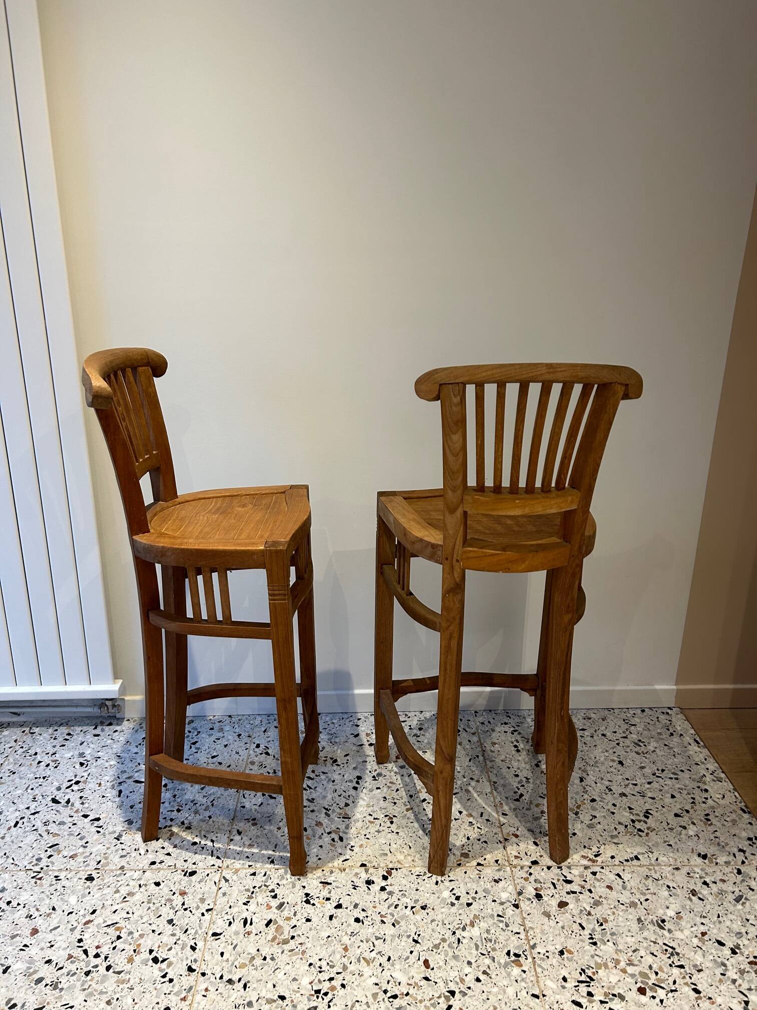 2 tabourets hauts en teck massif