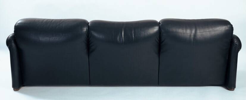 High-end black leather sofa Maralunga by Vico Magistretti for Cassina