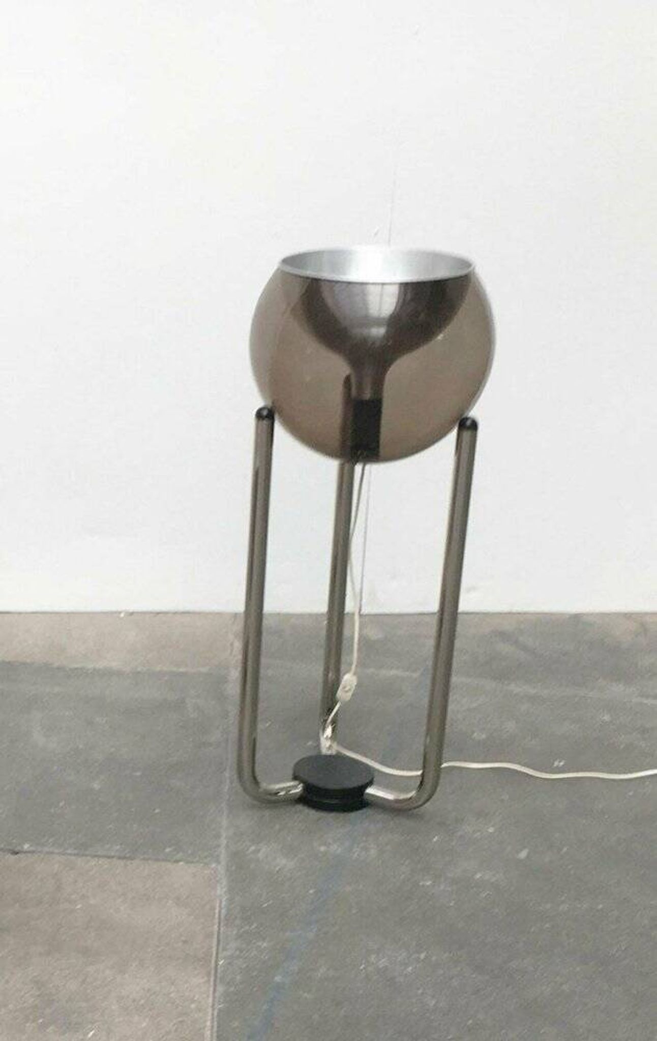 Lampe sur pied globe de l'ère spatiale suisse de milieu du siècle Type 56 de Temde, années 1960