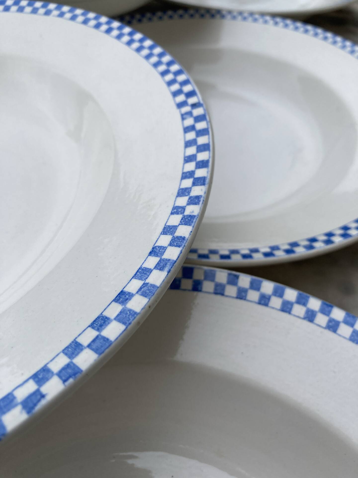 Opaque blue checkered plates Sarreguemines