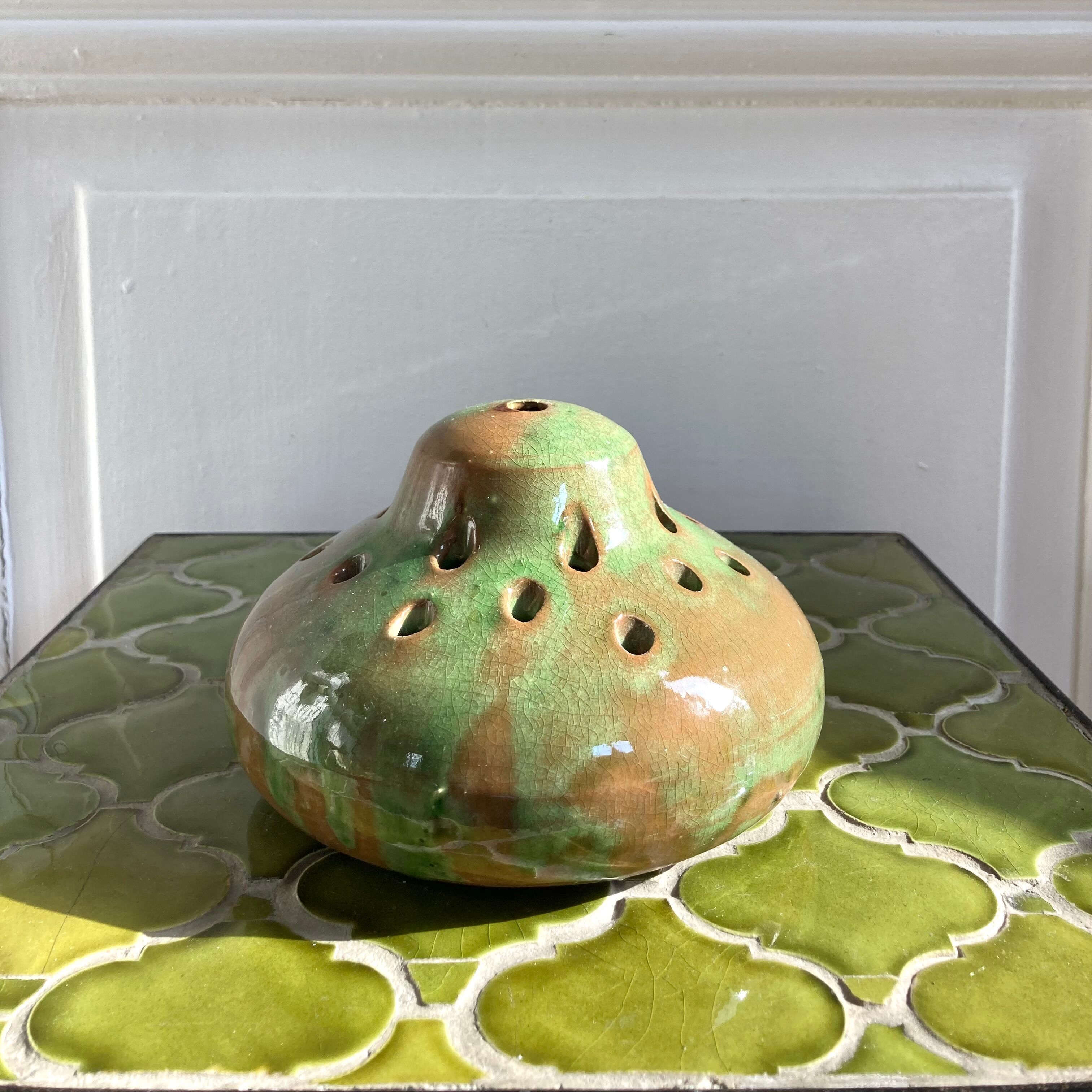 Vase pique flowers cracked ceramic