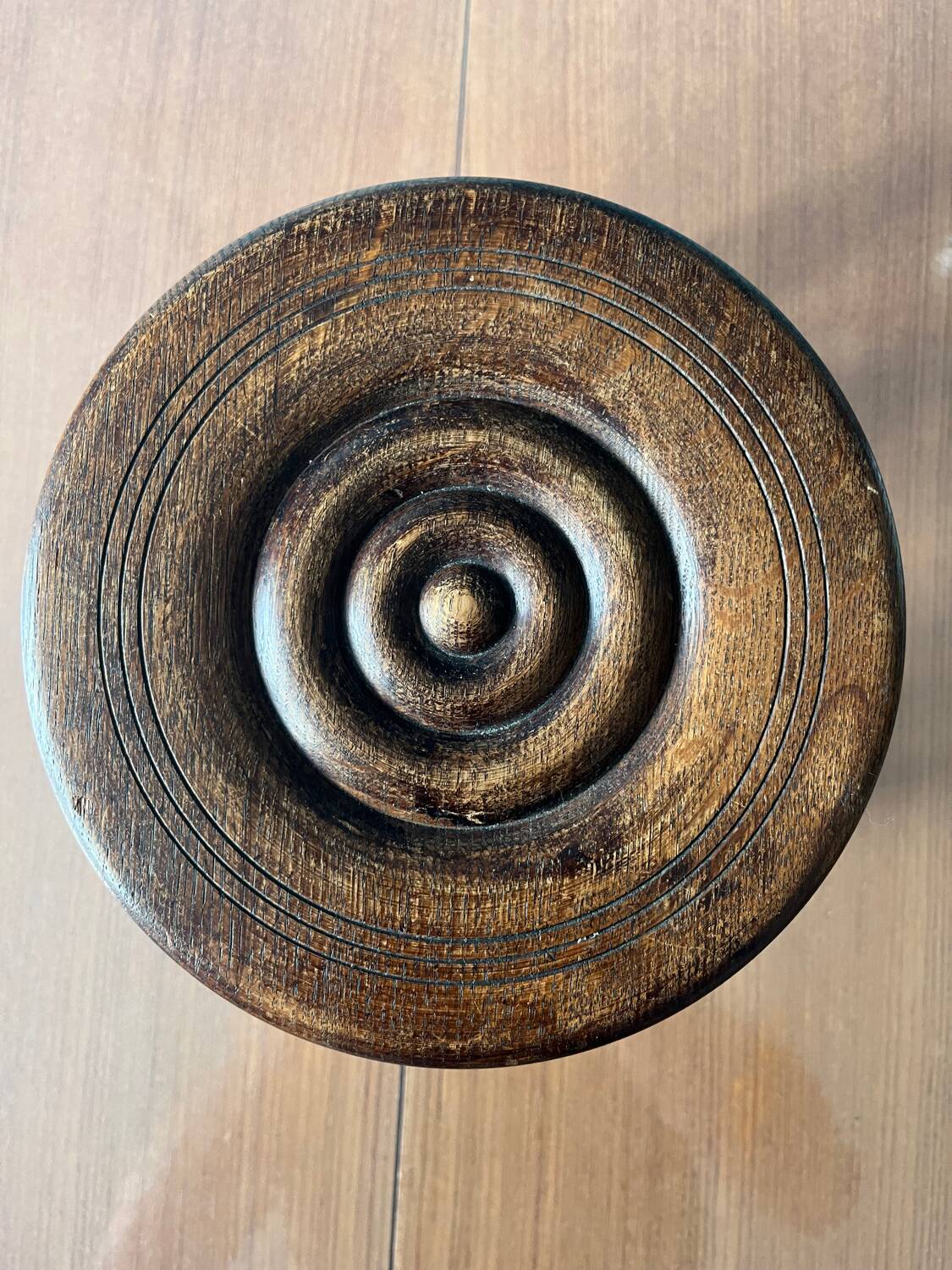 Petit tabouret tripode ou porte plante