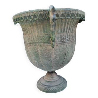 Oval medici in patinated iron