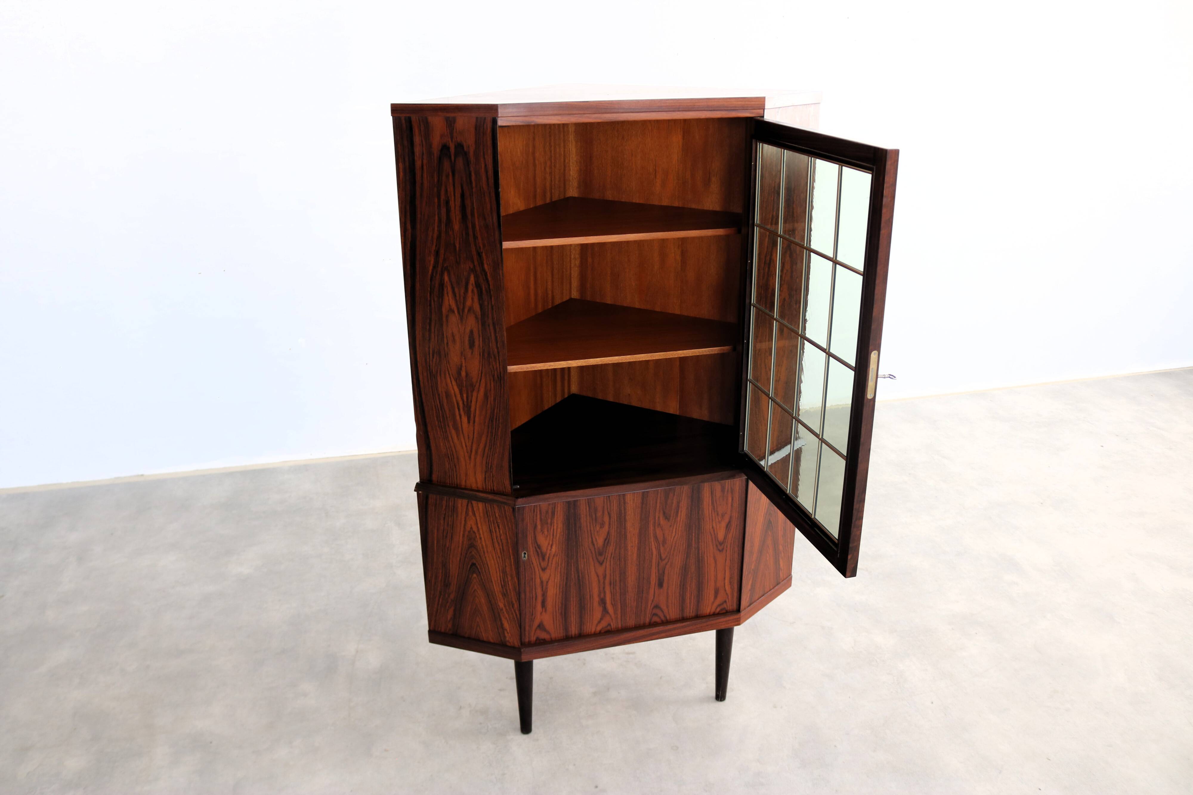 Vintage display cabinet | corner cabinet | 1960s | Danish