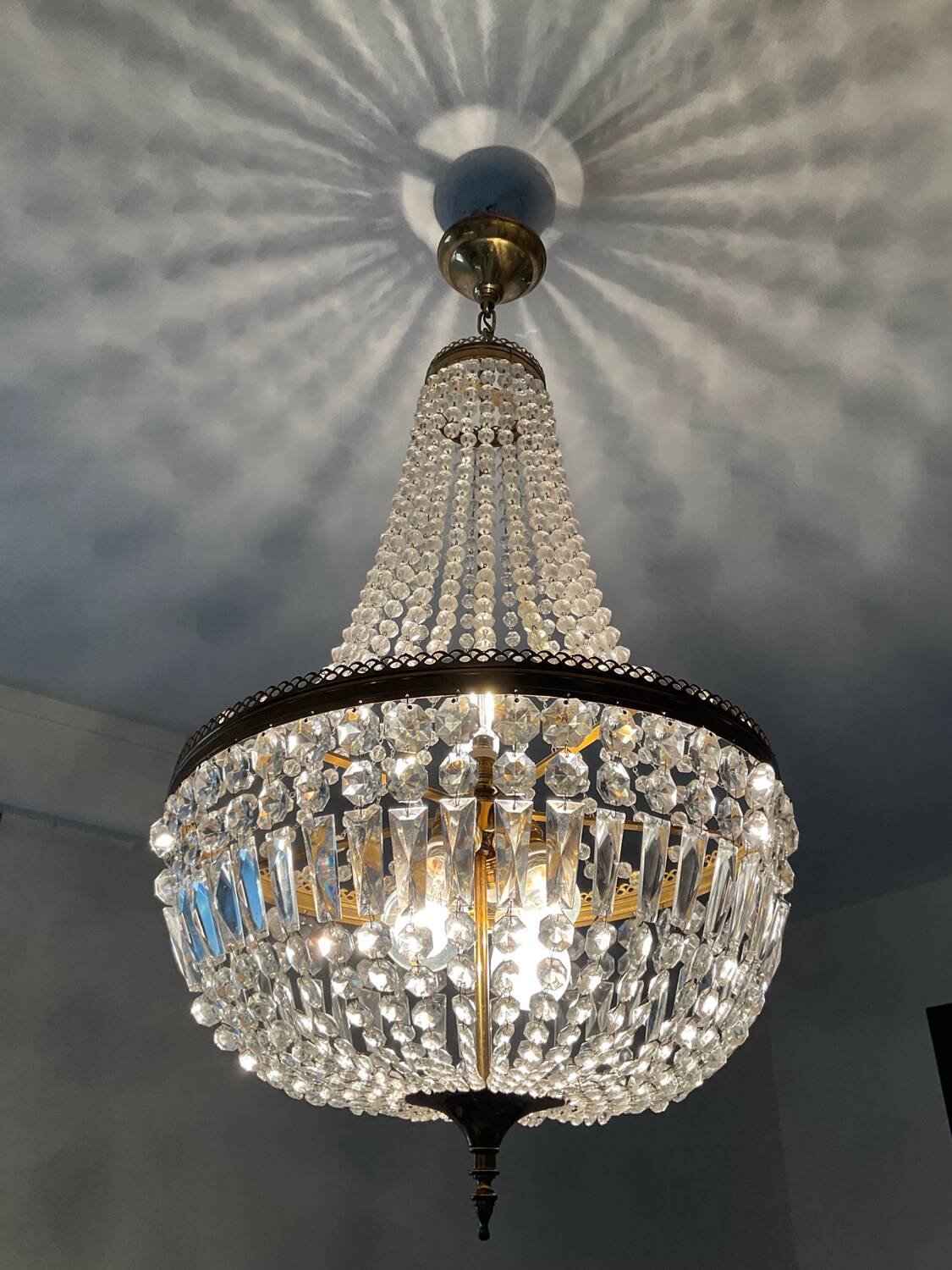 Lustre Montgolfière en laiton à pampilles