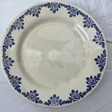 Paire de plats coupe sur pied faience blanc et bleu