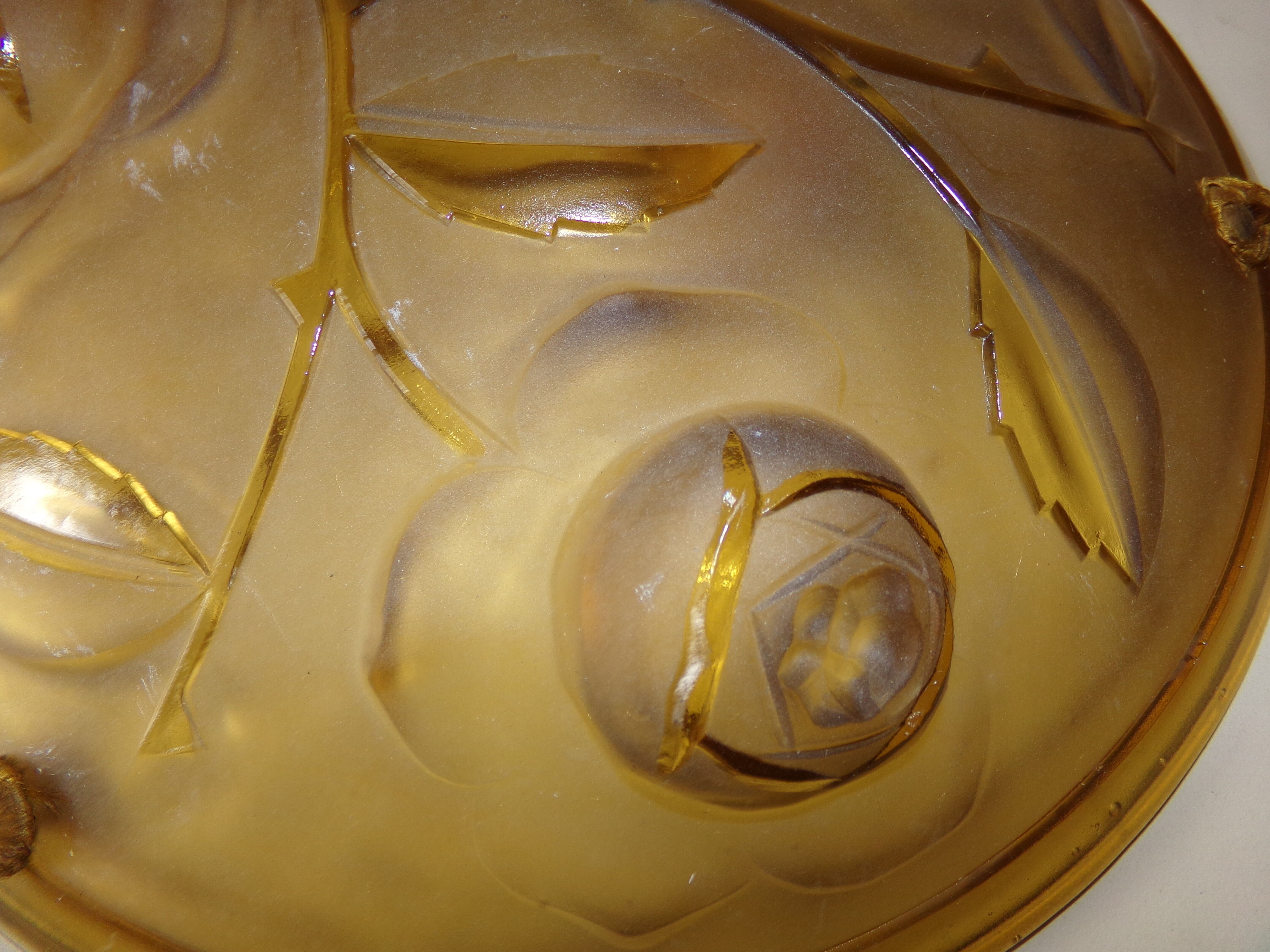 Suspension in glass red flowers decoration