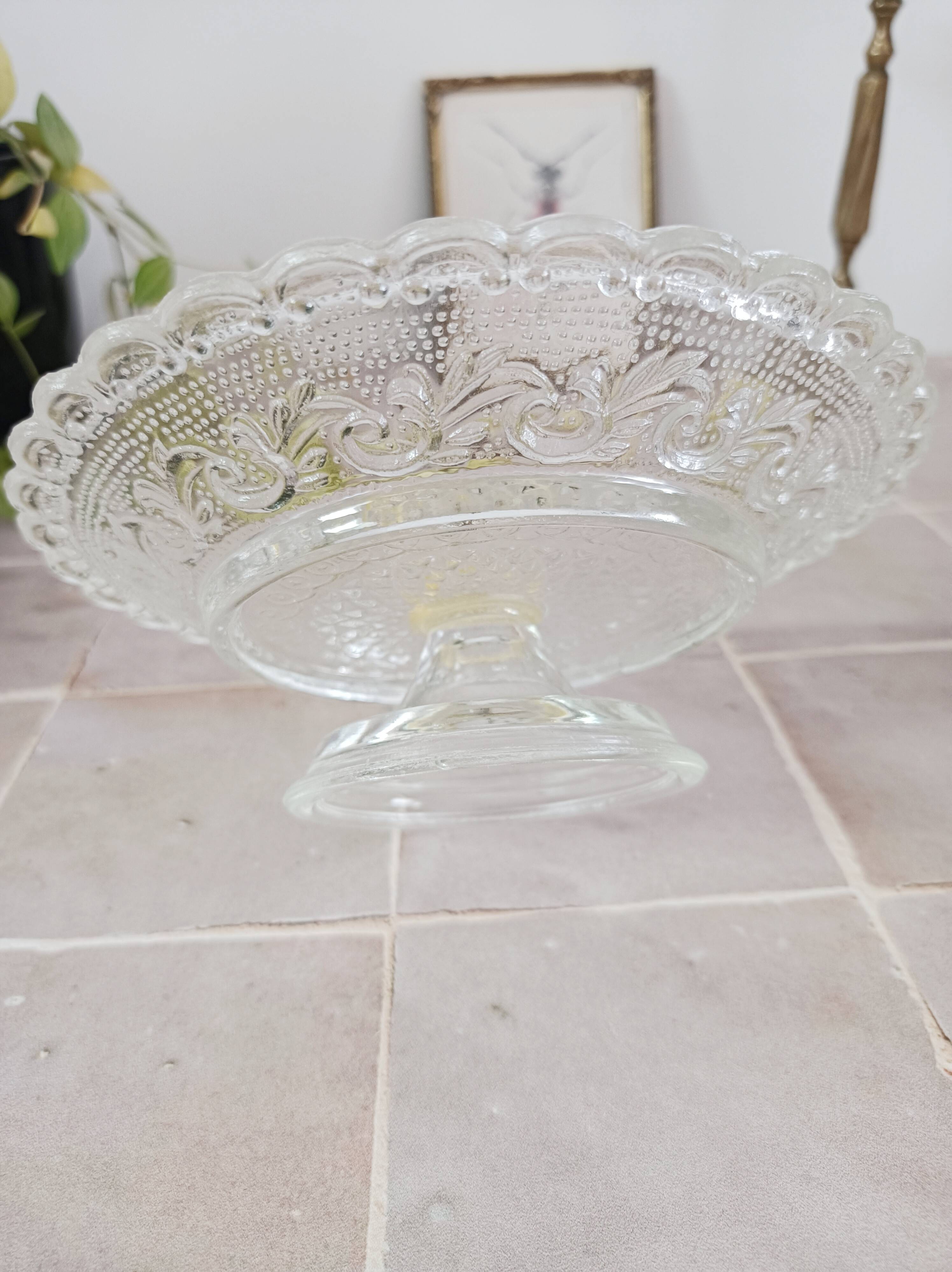 Glass footed cup