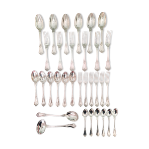 Ménagère ancienne en