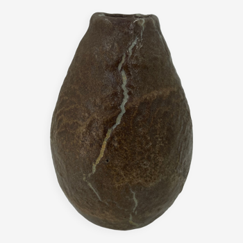 Veined terracotta vase