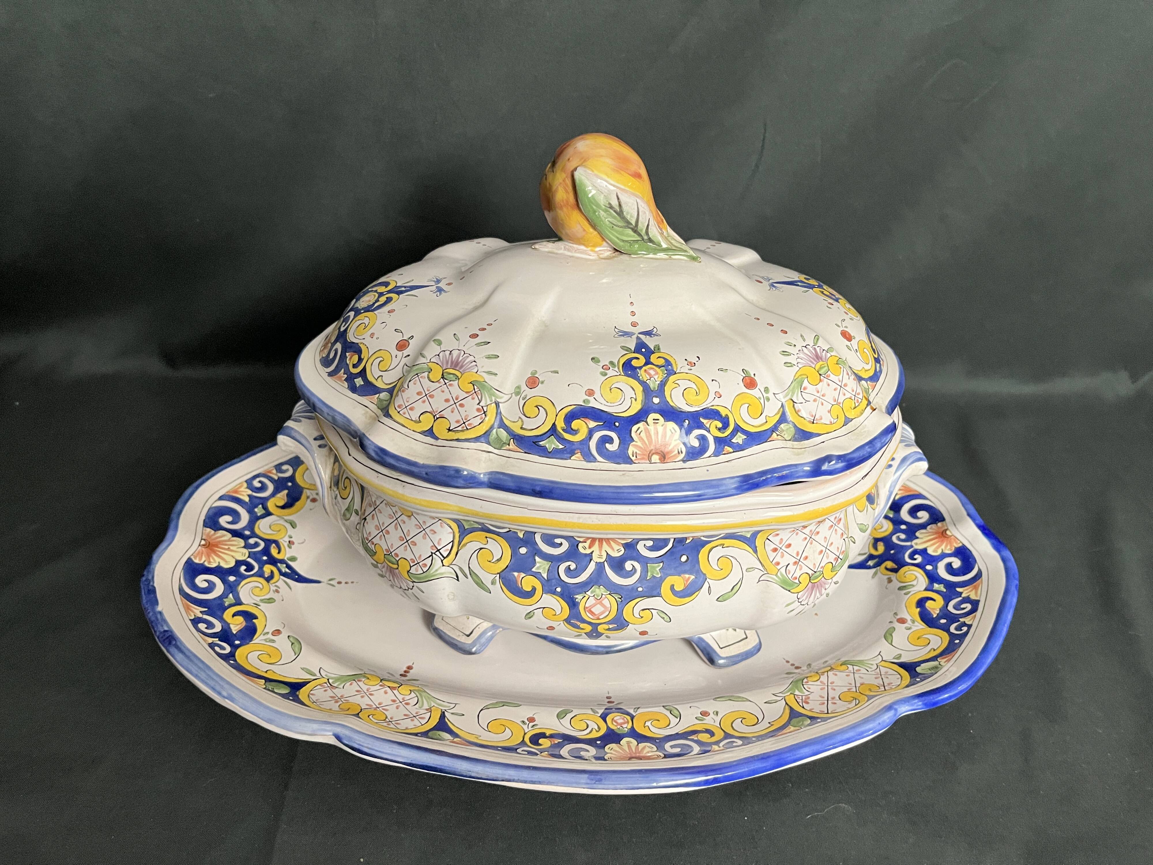 Angoulême Le Renoleau earthenware soup tureen set, 20th century