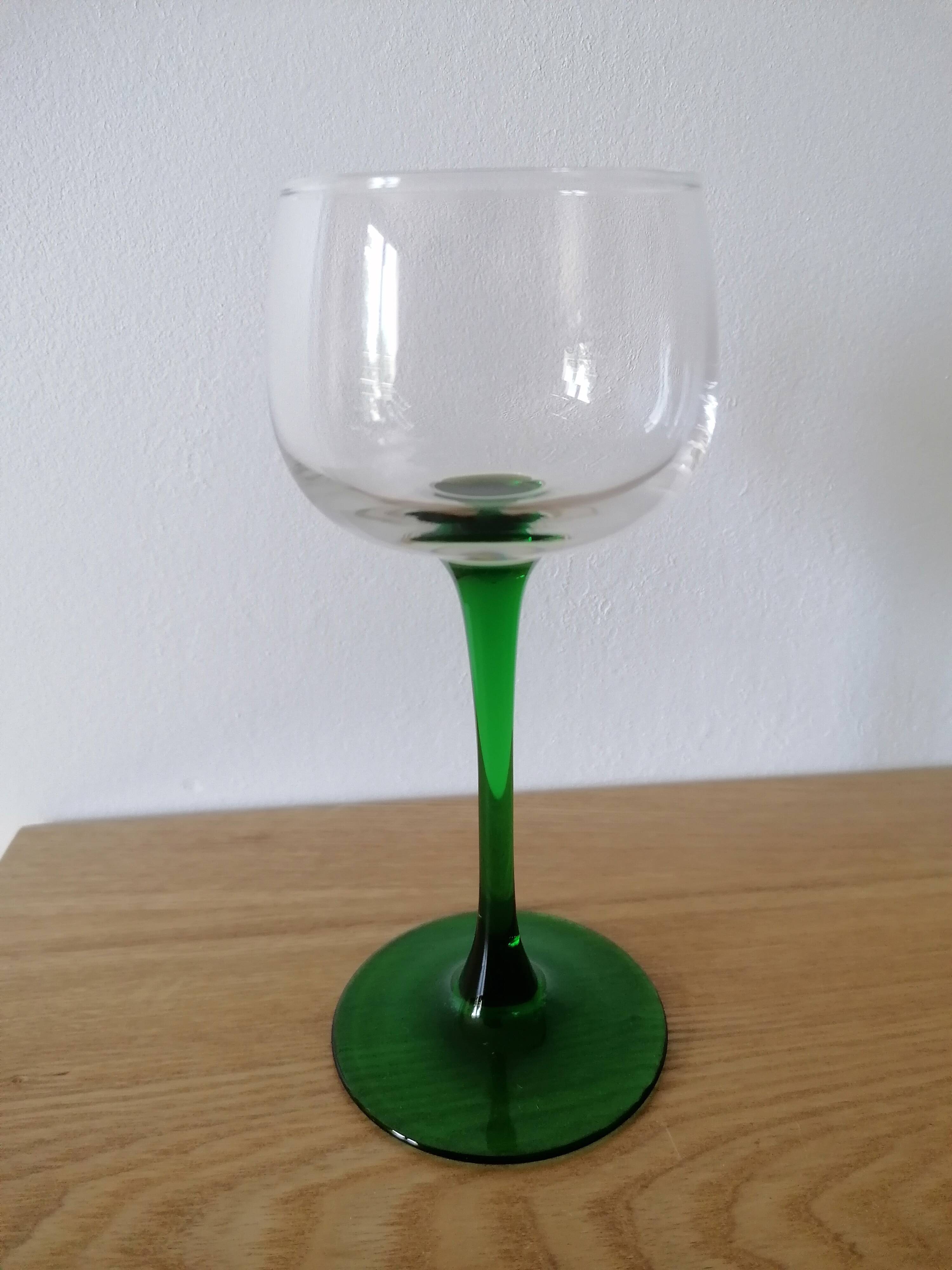 6 verres à vin d'Alsace pied vert