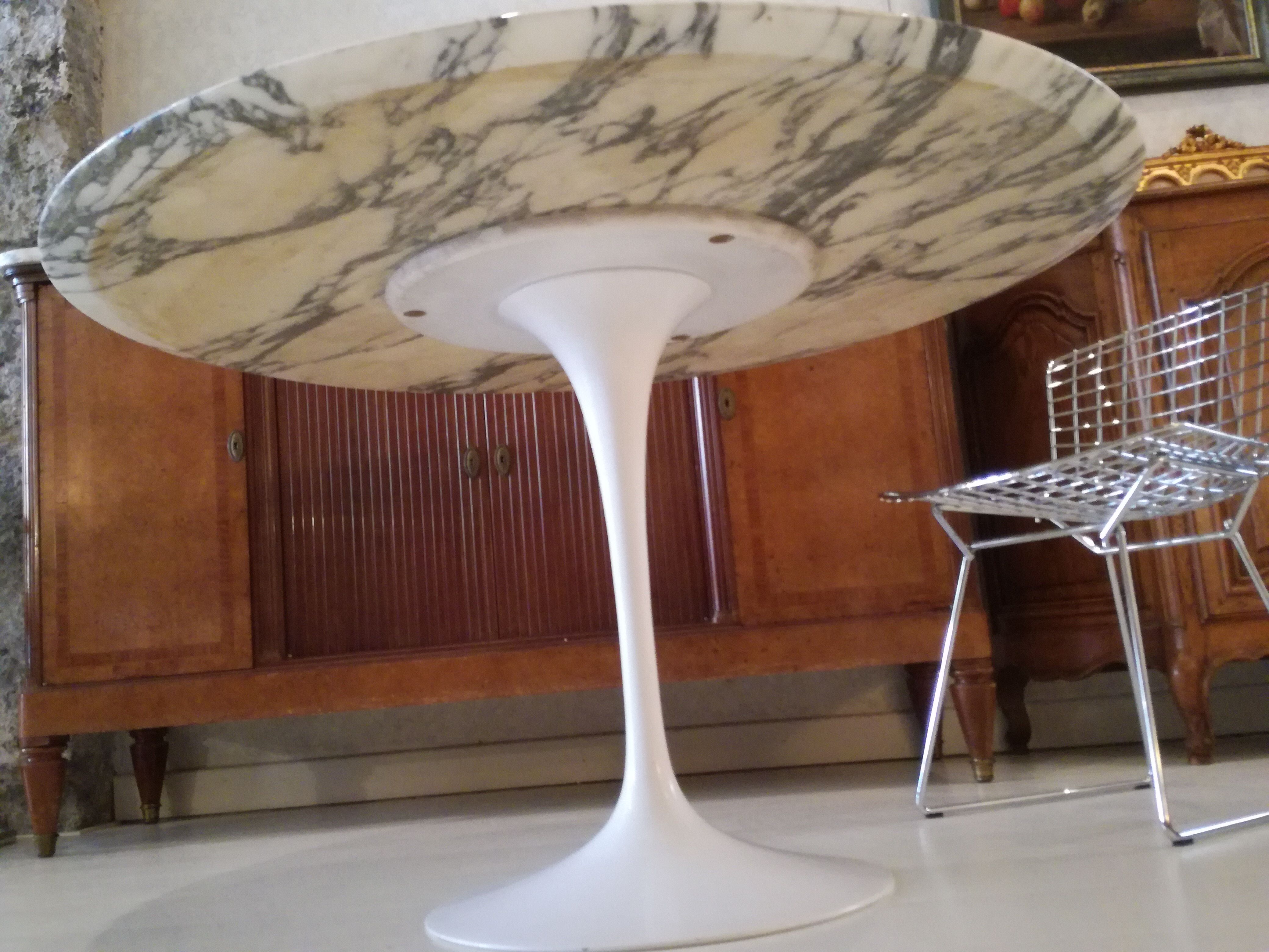 Table tulip Knoll by Eero Saarinen