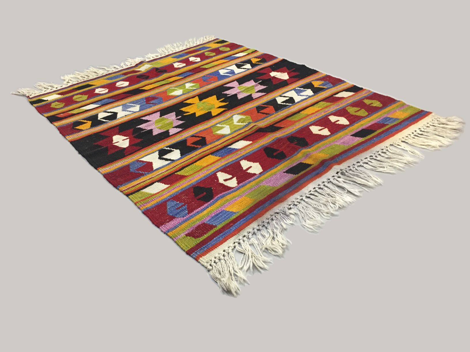 Turkish Kilim 140x118 cm