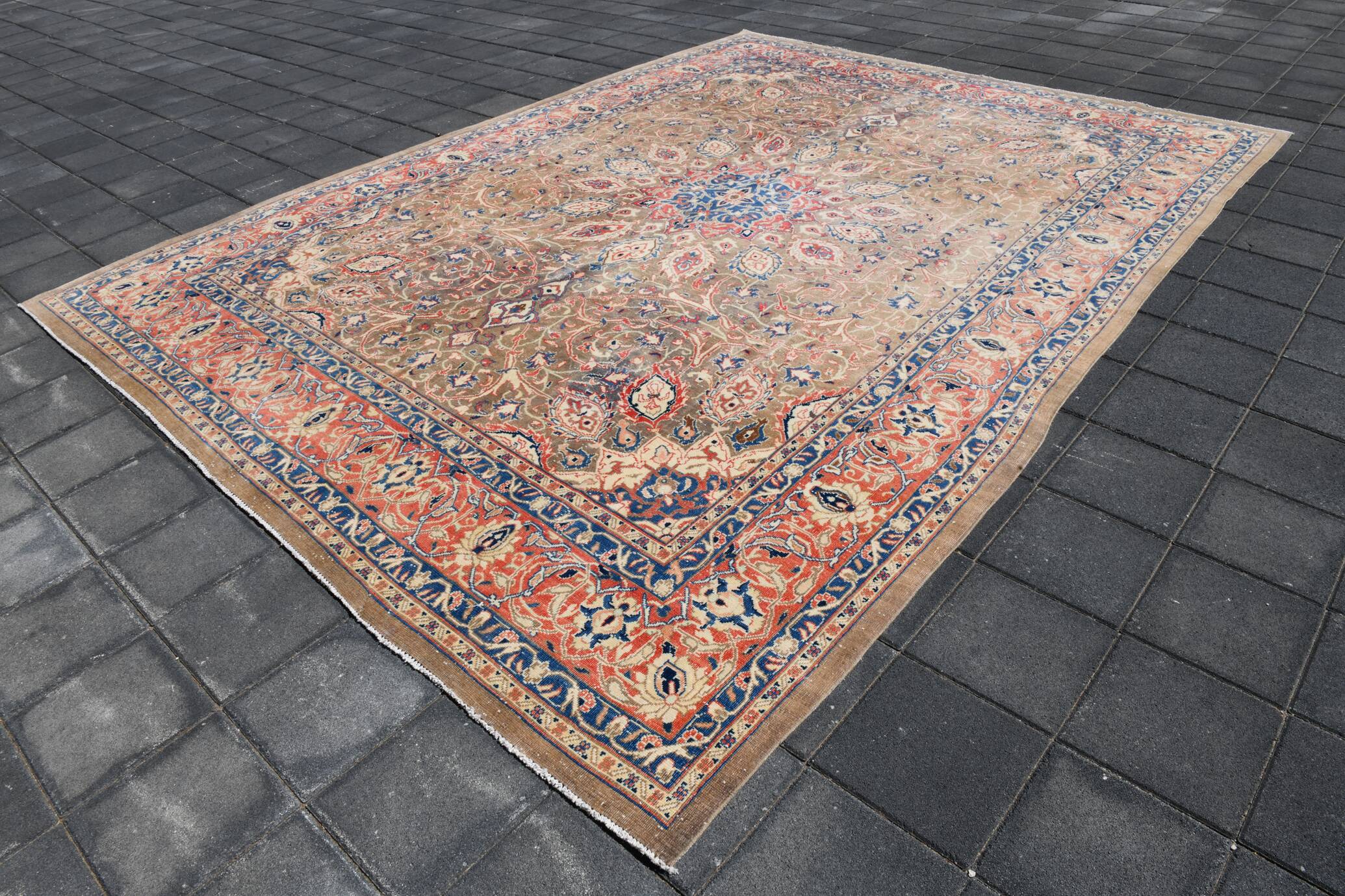 Large Antique Persian Carpet 300x397 cm, Medallion and Floral Patterns