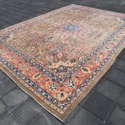 Large Antique Persian Carpet 300x397 cm, Medallion and Floral Patterns